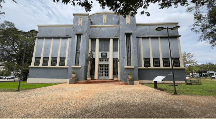 Zoroastro Artiaga: O Primeiro Museu de Goiás e Guardião da História.