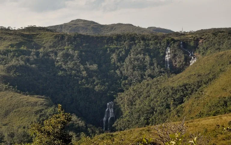 Poços naturais e nascentes sob ameaça: o que está acontecendo na Serra do Gandarela