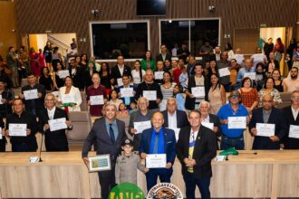 Aparecida de Goiânia Homenageia Veteranos da Segurança Pública em Sessão Solene