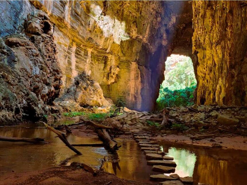 Brasil Profundo: Projeto Inédito Mapeia Tesouros Arqueológicos em Mais de 26 Mil Cavernas Registradas