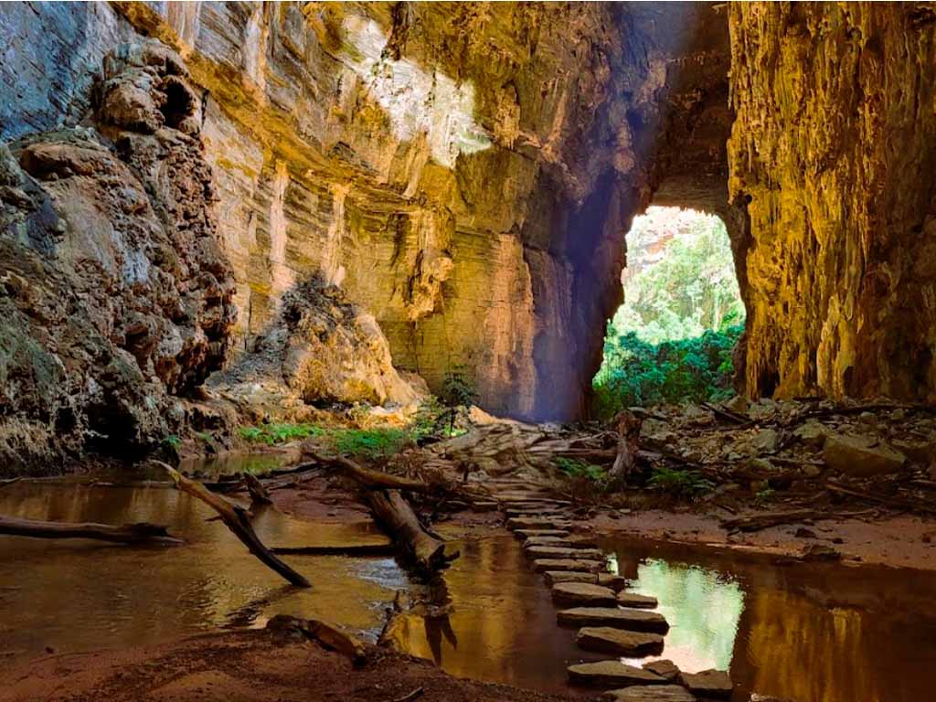 Brasil Profundo: Projeto Inédito Mapeia Tesouros Arqueológicos em Mais de 26 Mil Cavernas Registradas