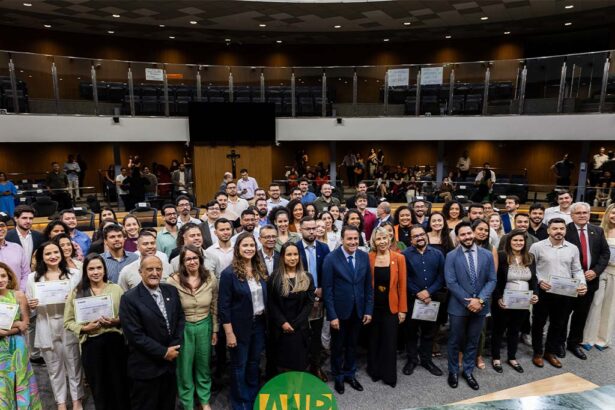 Engenheiros florestais são homenageados em sessão histórica na Assembleia  Legislativa de Goiás.