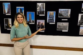 Rose Oliveira Revela o Humor da Arquitetura em Exposição na Galeria Hoffmann em Goiânia