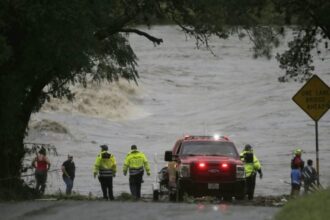 Tragédia no Texas: Tempestade Repentina Deixa 13 Mortos e 20 Desaparecidos Durante o Feriado de 4 de Julho