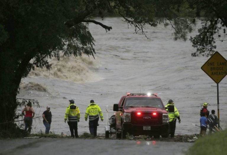 Tragédia no Texas: Tempestade Repentina Deixa 13 Mortos e 20 Desaparecidos Durante o Feriado de 4 de Julho