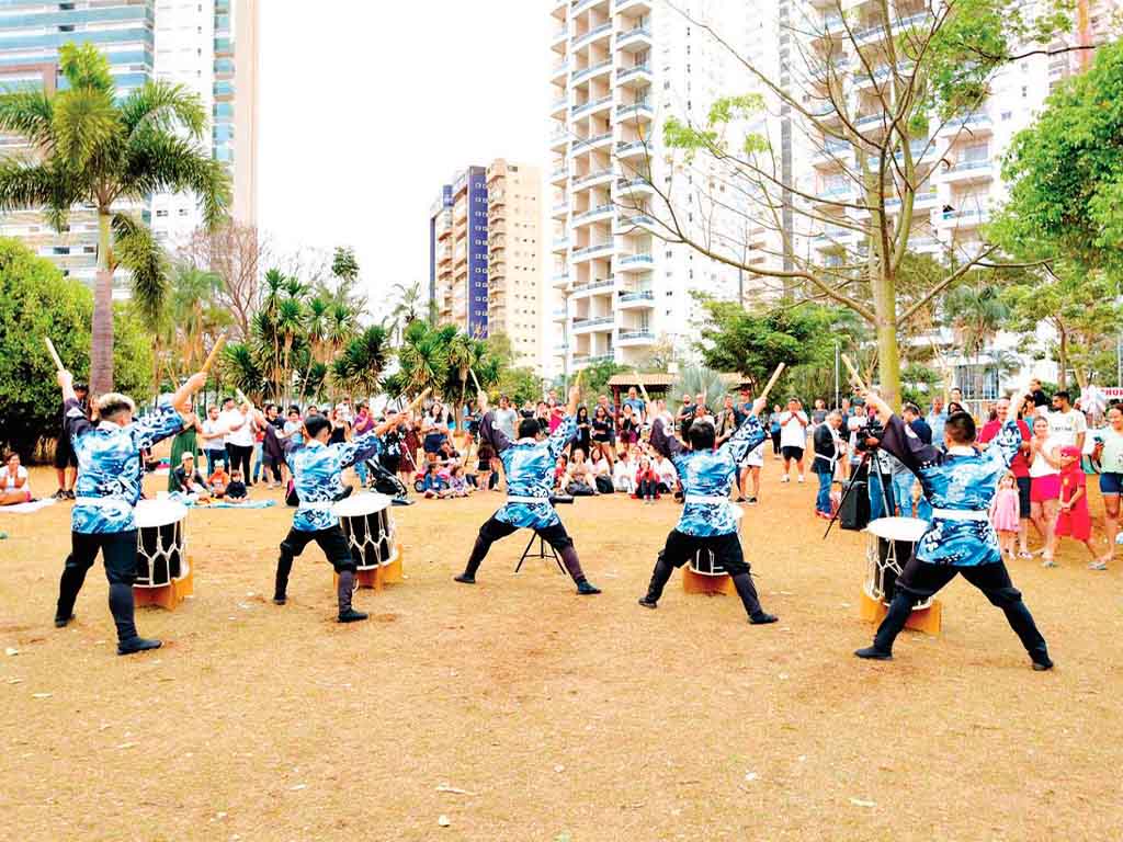 Praça do Sol recebe prévia do Bon Odori com tambores japoneses e danças neste domingo