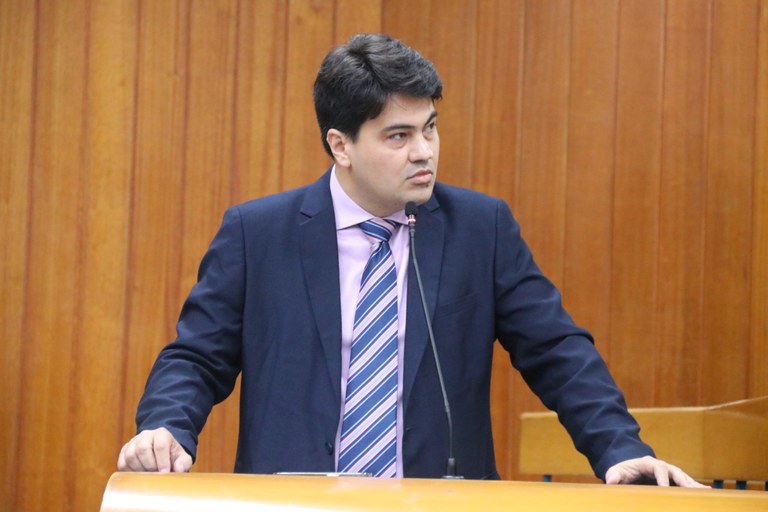 “Não vamos permitir injustiças”: Vereador Igor Franco critica retirada de bancas em Goiânia