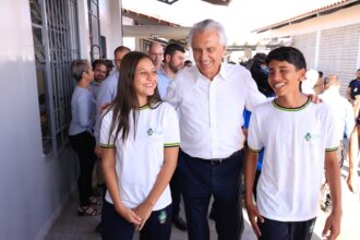 Goiás: Caiado anuncia prêmio de até R$ 10 mil para alunos que se destacarem na prova de Matemática do Enem 2025