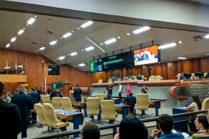 Câmara de Goiânia derruba vetos do prefeito e garante novas leis na cidade