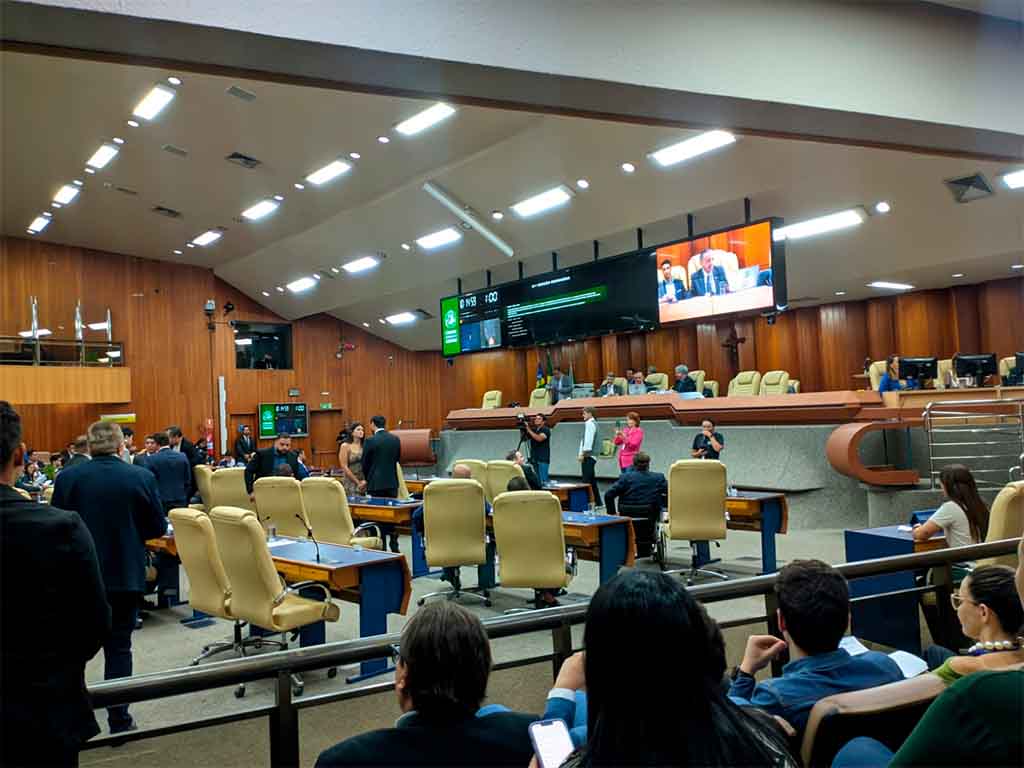 Câmara de Goiânia derruba vetos do prefeito e garante novas leis na cidade