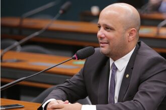 Fiscalização e Multas: Major Vitor Hugo defende lei que pune uso de entorpecentes em espaços públicos de Goiânia