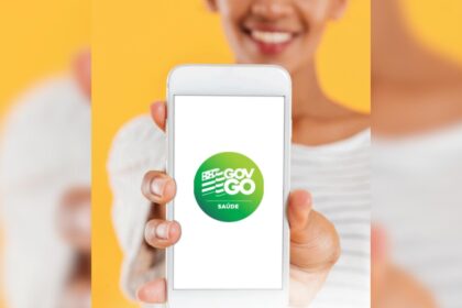 Goiás lança serviço via WhatsApp para facilitar acesso a medicamentos de alto custo e informar pacientes sobre solicitações.
