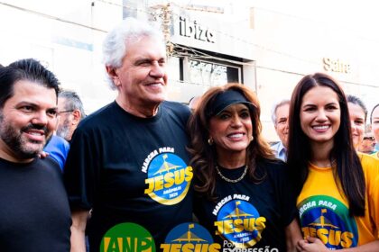 Ronaldo e Gracinha Caiado participam da Marcha para Jesus em Anápolis com autoridades e fiéis