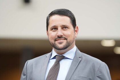 Deputado André do Premium prestigia posse de Rodrigo Rizzo