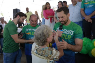 Deputados da Assembleia Legislativa promovem serviços e cultura em Minaçu, Goiás, durante evento na Praia do Sol