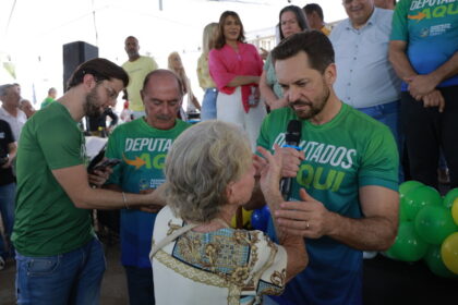Deputados da Assembleia Legislativa promovem serviços e cultura em Minaçu, Goiás, durante evento na Praia do Sol