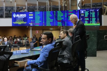 Plenário aprova prioridade na investigação de crimes contra idosos em sessão desta quinta-feira