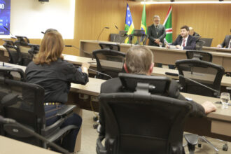 Proposta de orçamento de R$ 53,4 bilhões de 2026 é enviada para análise da Comissão de Finanças