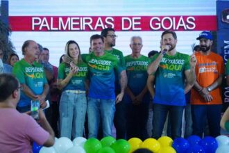 Caravana da cidadania oferece mais de 40 serviços para moradores de Palmeiras de Goiás