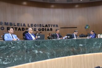 Deputados em Goiânia mantêm intensa agenda de trabalho durante feriado de aniversário da cidade