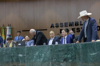 Plenário aprova reserva de vagas de estágio para universitários acima de 60 anos em órgão públicos