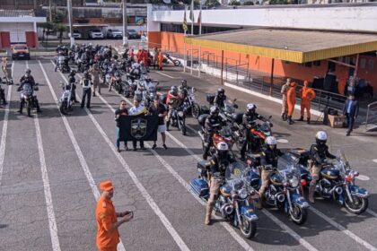 Café da manhã e passeio motociclístico celebram veteranos do Corpo de Bombeiros