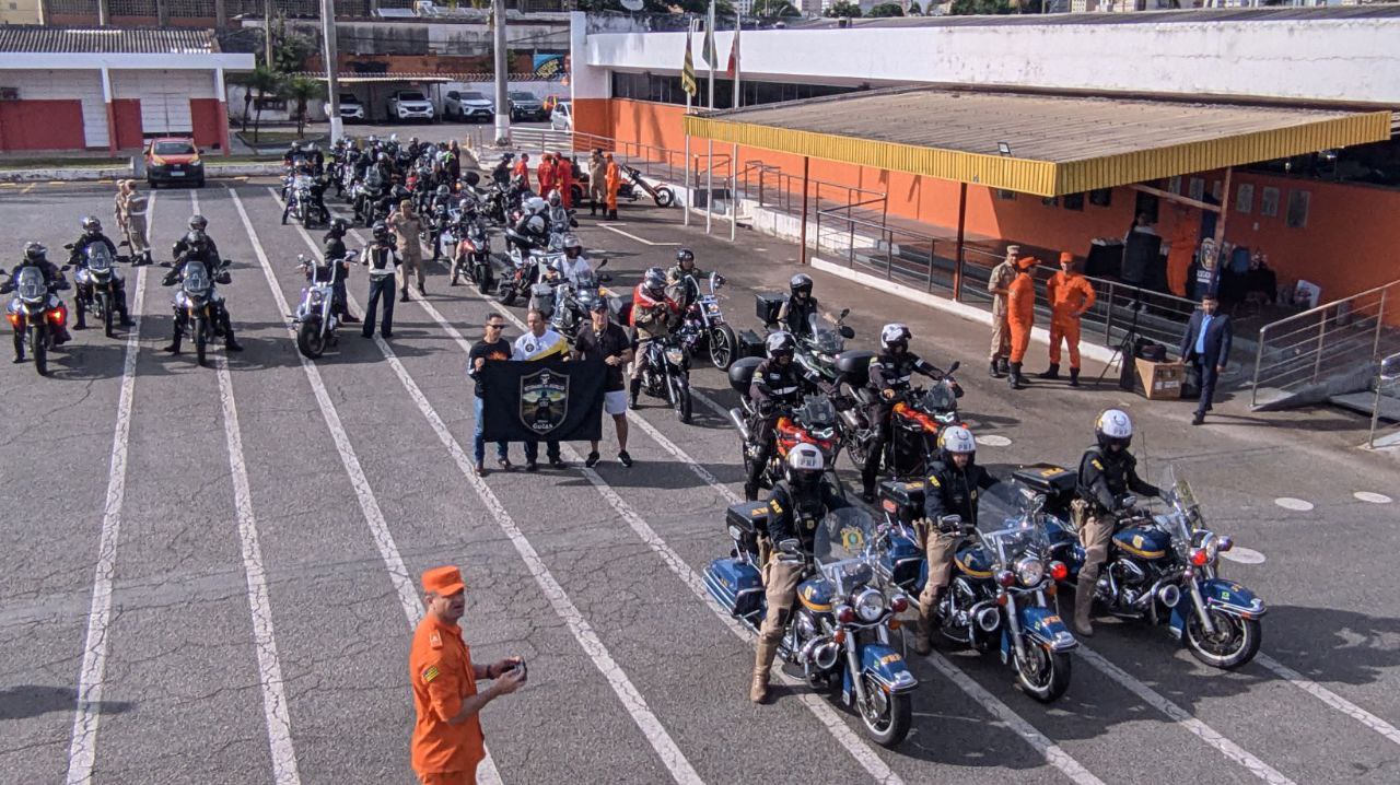 Café da manhã e passeio motociclístico celebram veteranos do Corpo de Bombeiros