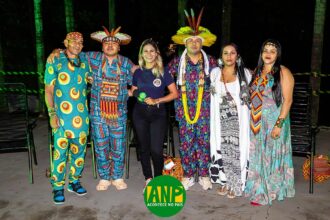 Comitiva Yawanawá realiza encontros culturais e espirituais no Brasil e no mundo.