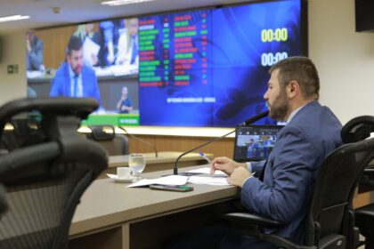 Colegiado se reúne para discutir projetos que beneficiam produtores rurais, incluindo cadastro ambiental e aquaponia.