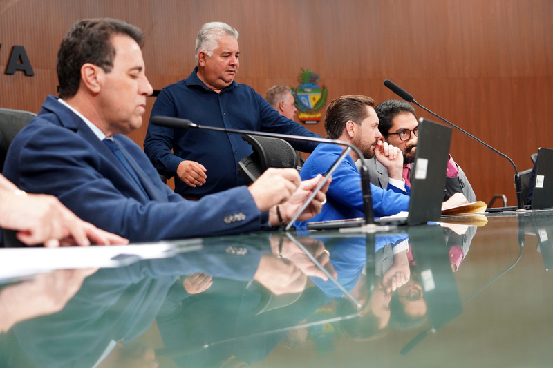 Goiás aprova proposta de incentivo a jovens cientistas em sessão da Assembleia Legislativa