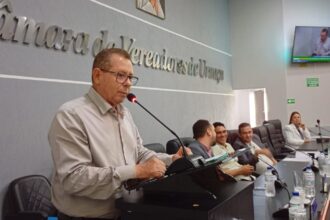 Prefeitura de Uruaçu concede abono de fim de ano a profissionais da Educação