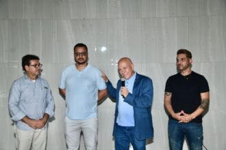 Daniel Rodrigues e Professor Alcides realizam confraternização com os amigos em Aparecida de Goiânia