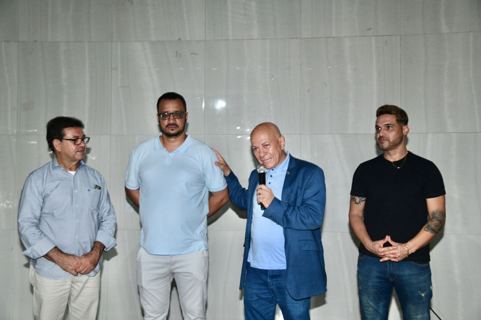 Daniel Rodrigues e Professor Alcides realizam confraternização com os amigos em Aparecida de Goiânia