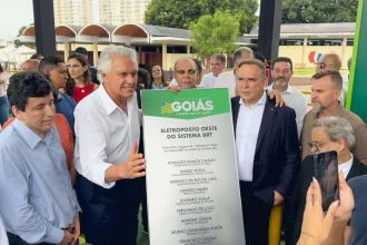 Governo de Goiás inaugura reforma do Terminal Praça A e apresenta 21 ônibus elétricos modernos