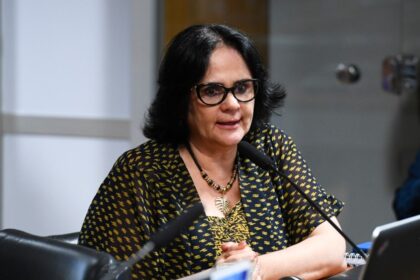 Senadora Damares divulga pastores citados na CPMI do INSS