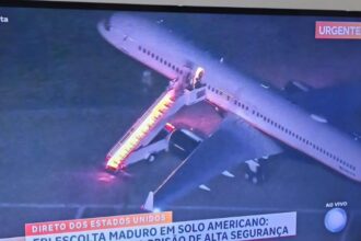 FBI escolta Nicolás Maduro para prisão de segurança máxima nos Estados Unidos