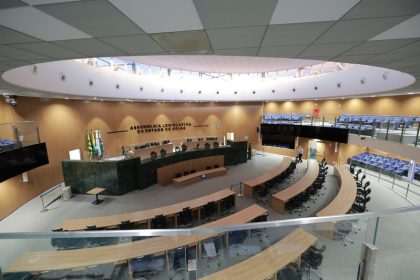 Assembleia Legislativa inicia 4ª sessão da 20ª Legislatura em Goiás com leitura da mensagem anual do governador