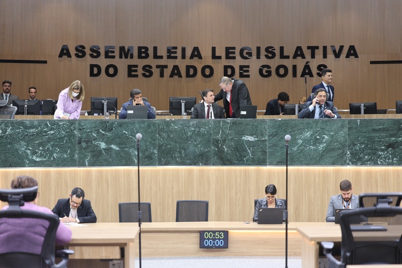 Deputados discutem fim da taxa do agro e benefícios ao produtor rural em sessão na Alego