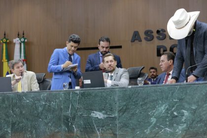 Parlamento goiano aprova comissão temática para apoio a pessoas com autismo e transtornos do neurodesenvolvimento