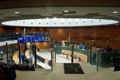 Assembleia Legislativa cria comissão permanente em defesa dos direitos das pessoas com autismo em Goiás