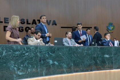 Presidente anuncia acordo sobre progressão de vencimentos e veto da atualização do plano salarial