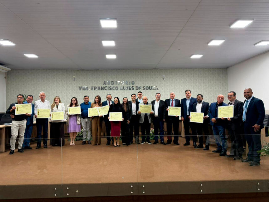 Câmara de Hidrolândia entrega Títulos de Cidadão Hidrolandense em noite de homenagens
