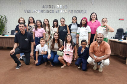 Hidrolândia aprova política pública de incentivo à adoção inspirada por proposta da Câmara Mirim