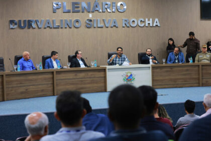 Debate sobre impactos da exploração de terras raras reúne autoridades e população em Minaçu, Goiás