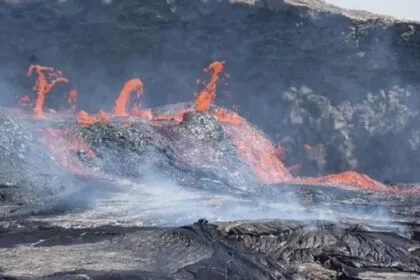 Geólogos descobrem pulsações subterrâneas que lembram batidas de coração abaixo da Etiópia Geólogos descobrem pulsações subterrâneas que lembram batidas de coração abaixo da Etiópia