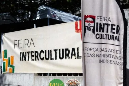 Feira Intercultural da UFG reúne mais de 60 expositores indígenas e reforça diálogo entre universidade e saberes tradicionais Feira Intercultural da UFG reúne mais de 60 expositores indígenas e reforça diálogo entre universidade e saberes tradicionais