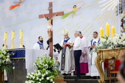 Com 450 mil fiéis, Romaria do Muquém se encerra com missa solene e presença do governador Ronaldo Caiado Com 450 mil fiéis, Romaria do Muquém se encerra com missa solene e presença do governador Ronaldo Caiado